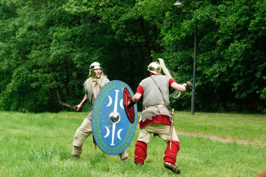 Zweikampf der beiden Auxiliare Halvorius und Atheas, beide sind dank leichter Ausrüstung schnell (Foto André König)